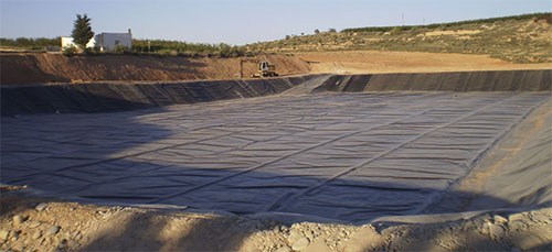 Ecobalsas.Mantenimiento de balsas para agua y purín, depósitos, canales.